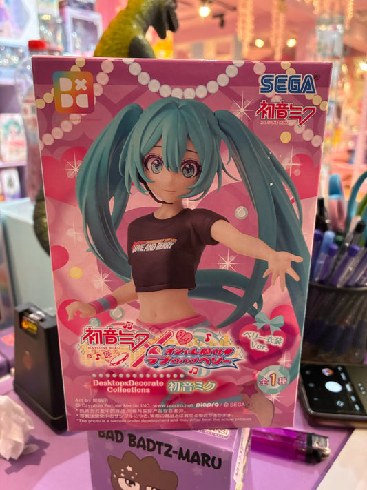 Sega - Love and Berry Dress Up and Dance! - Desktop x Decorate Collections - Hatsune Miku (Berry Costume Ver.) 17cm