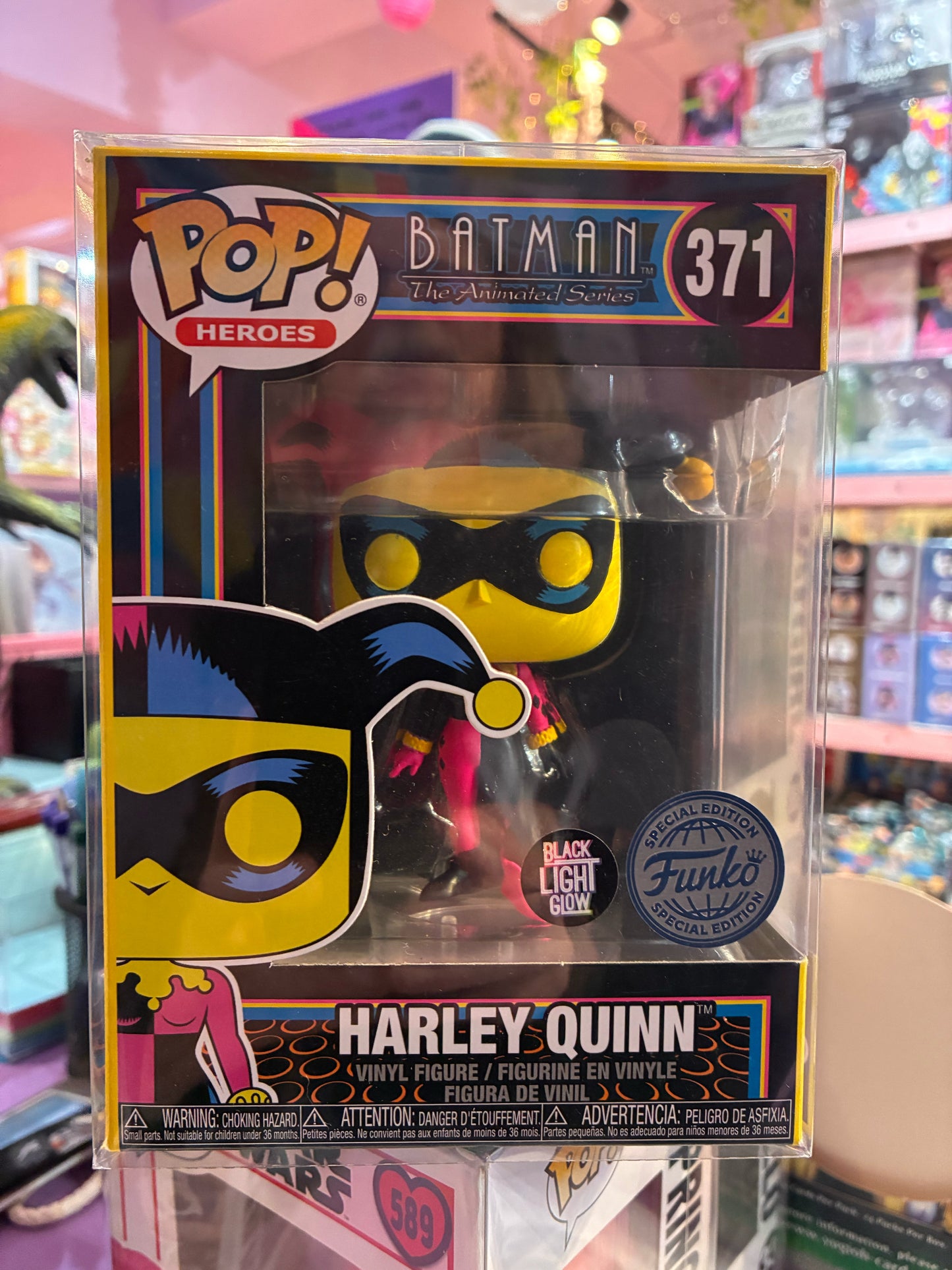 Funko Pop! Heroes 371 - Batman the Animated Series - Harley Quinn (2022) BlackLight