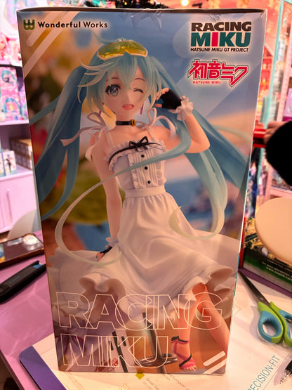 Wonderful Works - Hatsune Miku GT Project - 1/7 Vacation Style Ver. (24cm)