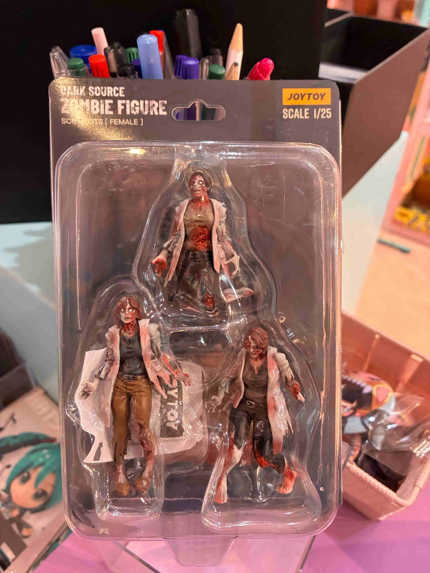 Joy Toy - Zombies - Zombie Dark Source Action Figures 3-Pack - Scientists (Female) 8 cm